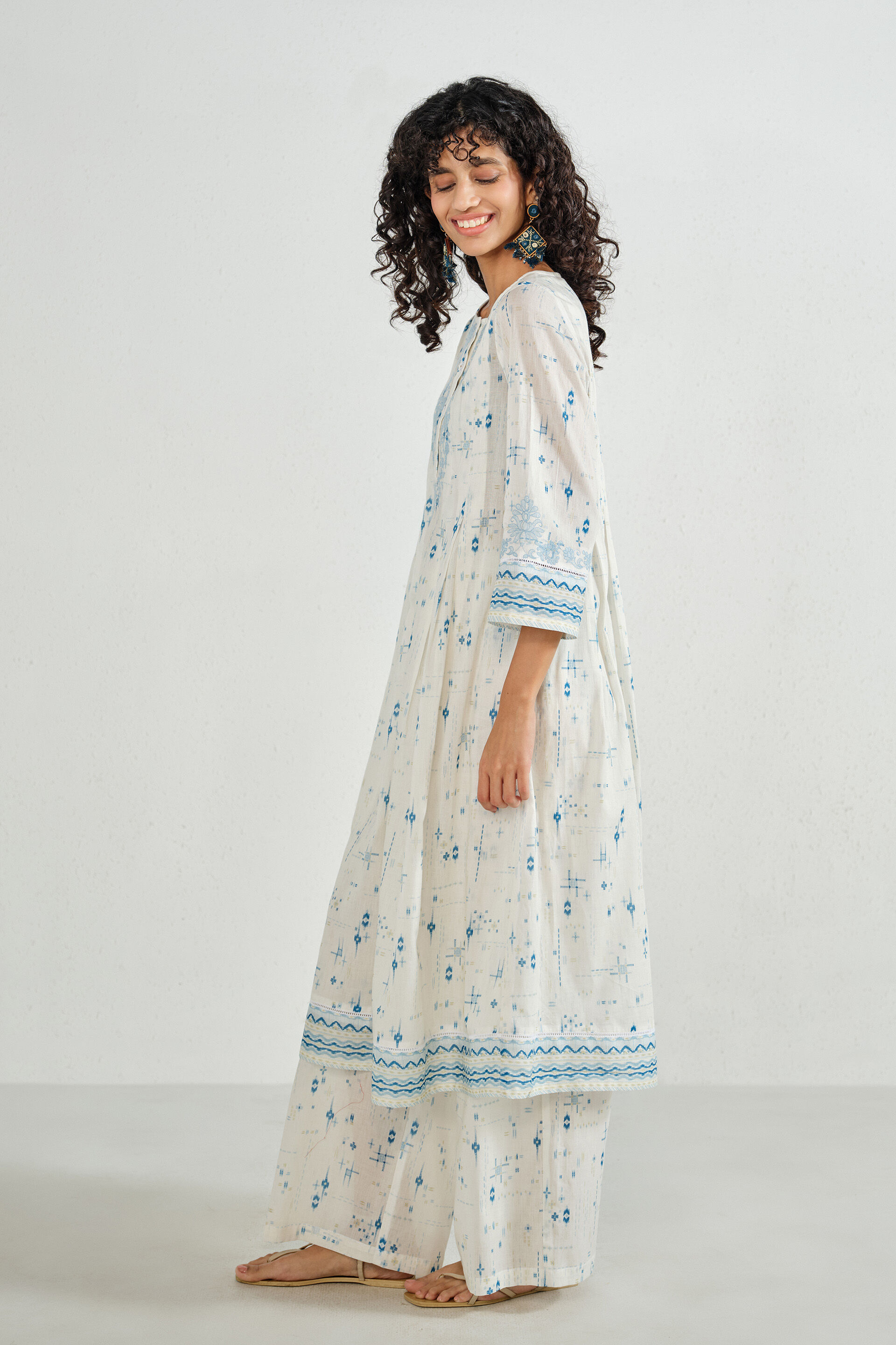 Safed Embroidered Cotton Kurta Set, White, image 4